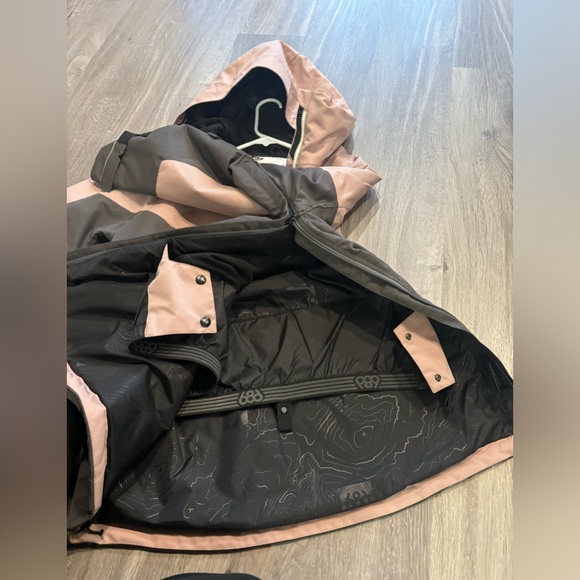 686 Snowboard Jacket - Picture 9 of 9